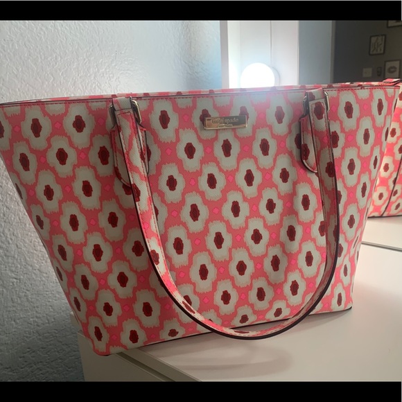 KATE SPADE TOTE ♠️💗 - Picture 2 of 4